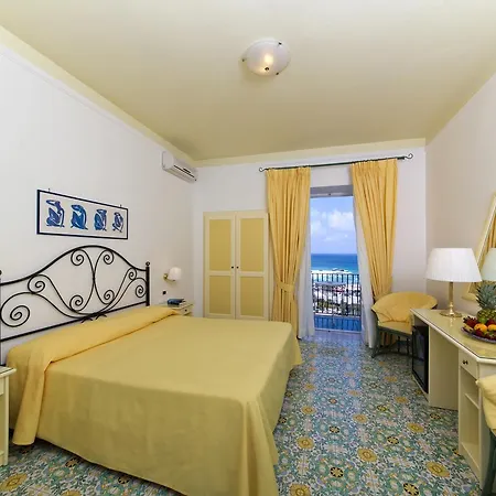 Bianca 4*